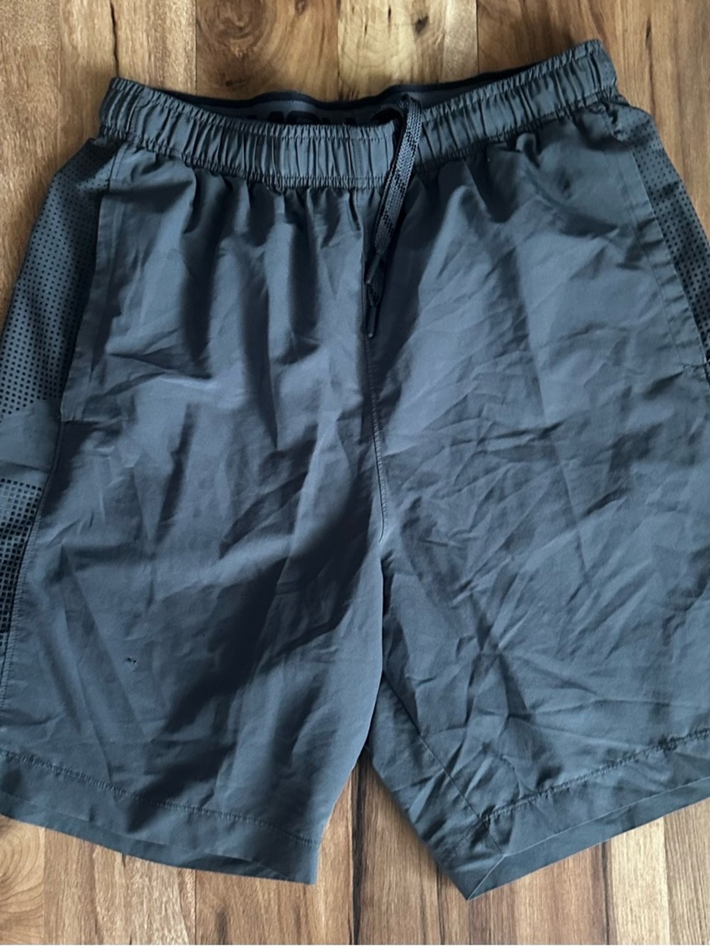 Under Armour Men's Athletic Shorts - Charcoal Gray
